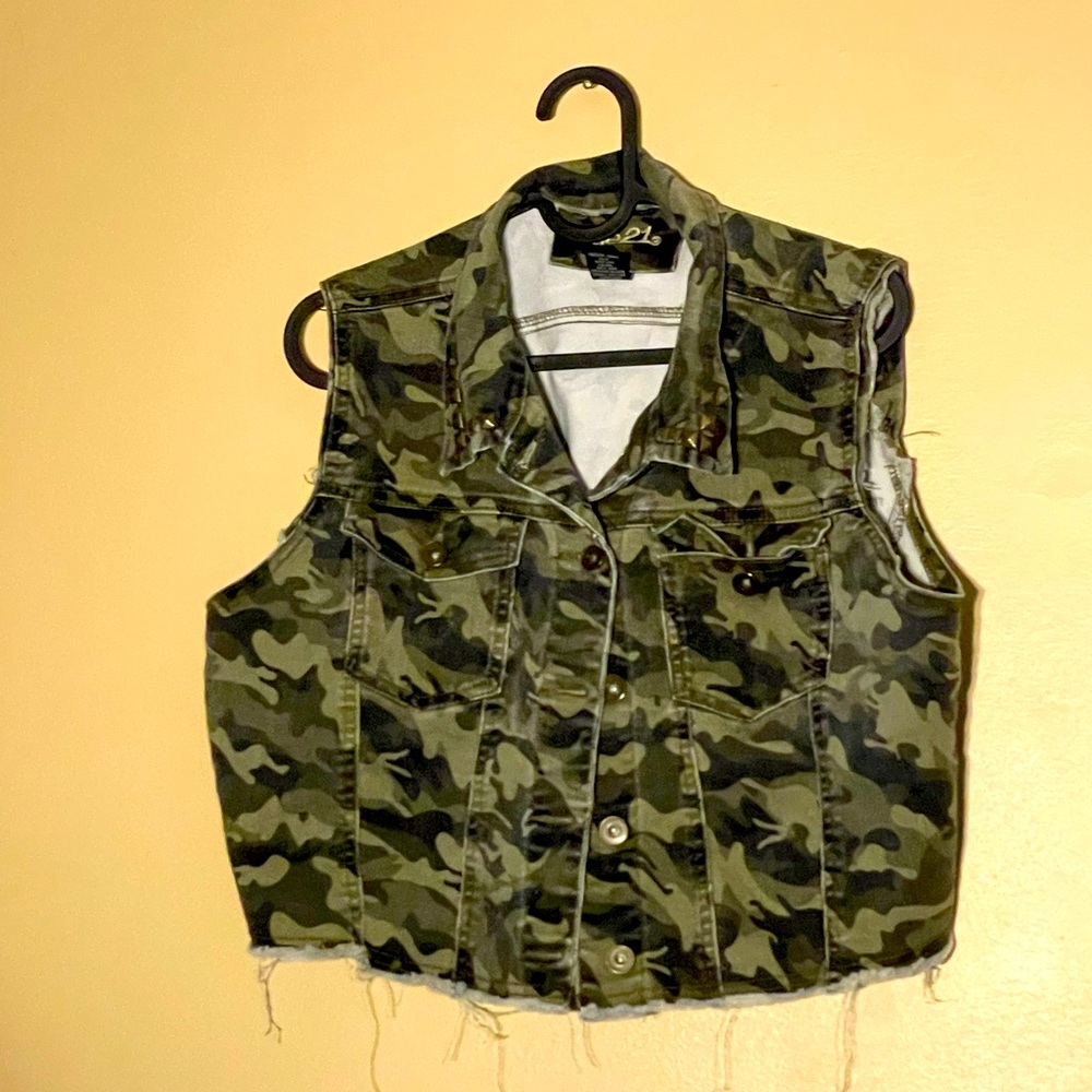 Cropped Studded Army Print Vest